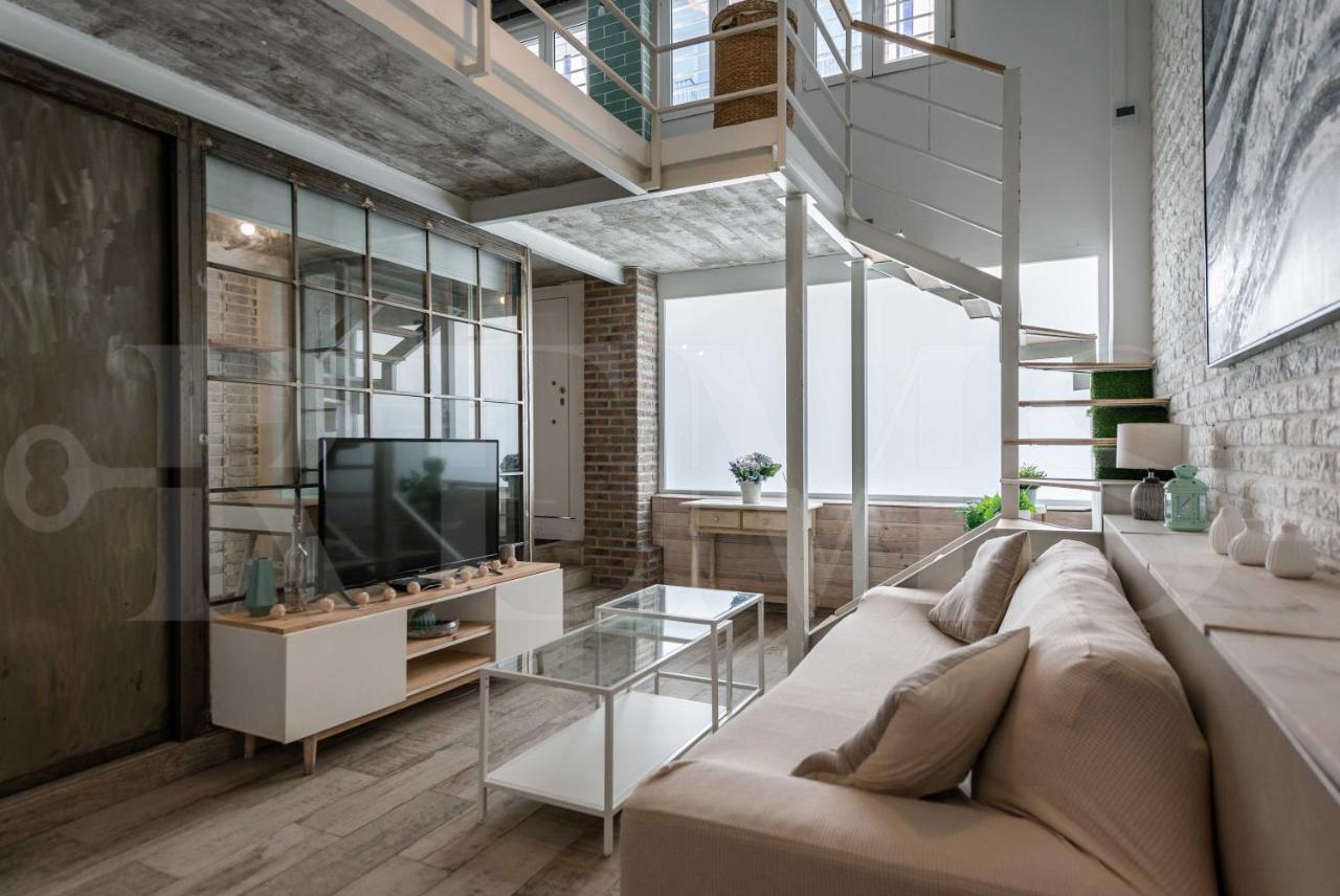 Апартаменты Bright Duplex Loft Next To The City Center By Rems Малага Экстерьер фото